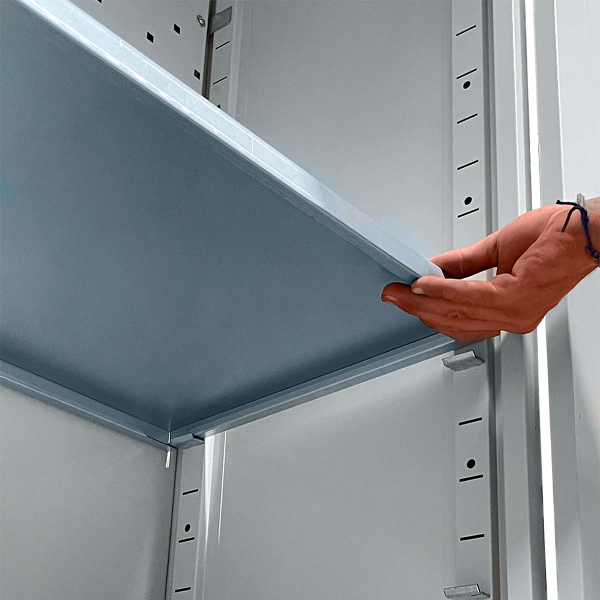 Armario de 2 Puertas y 3 Estantes